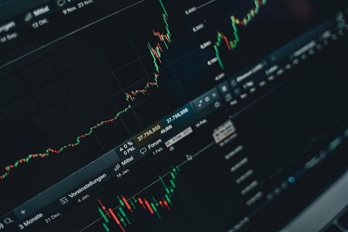 Should I run an Expert Advisor on my trading server?
